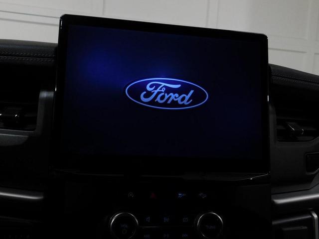 Photo of 2024 Agate Black Metallic Ford Expedition