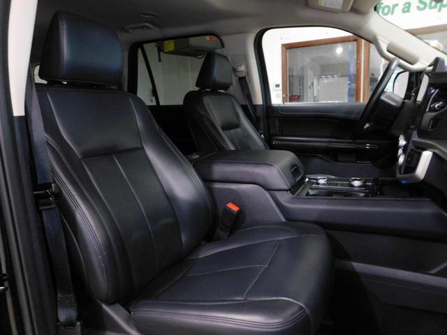 Photo of 2024 Agate Black Metallic Ford Expedition