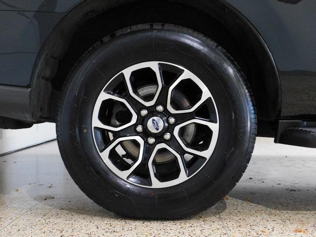Photo of 2024 Agate Black Metallic Ford Expedition
