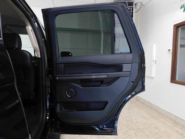 Photo of 2024 Agate Black Metallic Ford Expedition