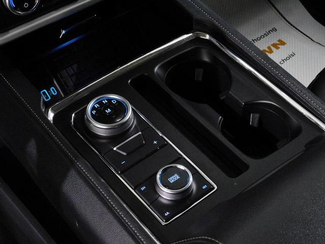 Photo of 2024 Agate Black Metallic Ford Expedition
