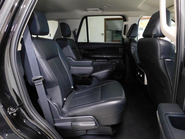 Photo of 2024 Agate Black Metallic Ford Expedition
