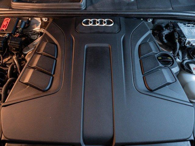 Photo of 2017 Ink Blue Metallic Audi Q7