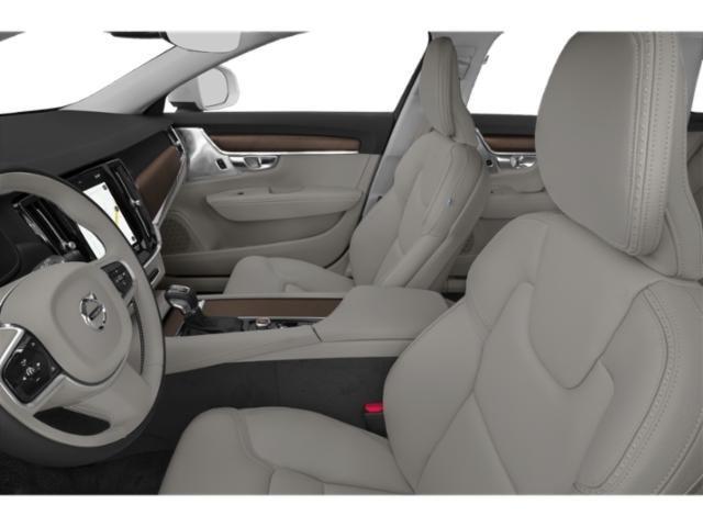 Photo of 2020 Gray Metallic Volvo V90 Cross Country