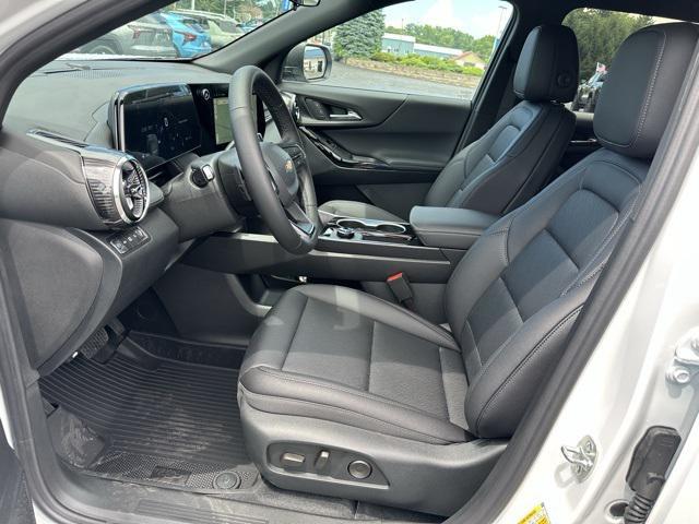 Photo of 2026 Summit White Chevrolet Equinox