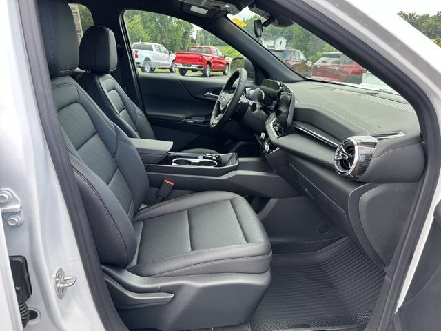 Photo of 2026 Summit White Chevrolet Equinox