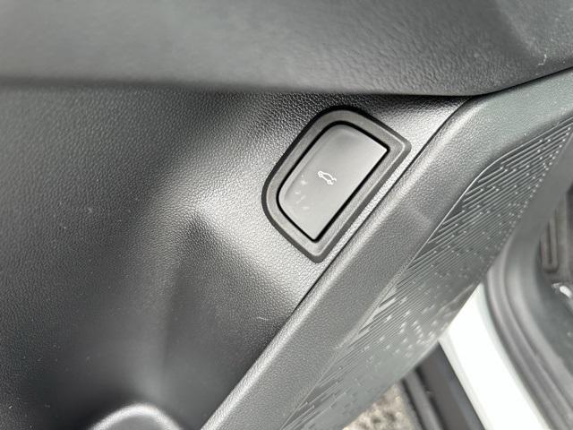 Photo of 2026 Summit White Chevrolet Equinox