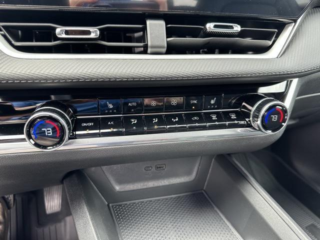 Photo of 2026 Summit White Chevrolet Equinox