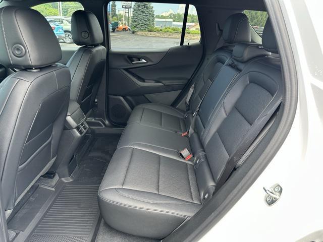 Photo of 2026 Summit White Chevrolet Equinox