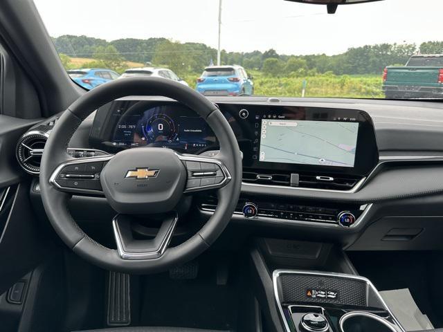 Photo of 2026 Summit White Chevrolet Equinox
