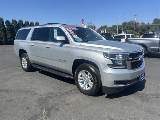Photo of 2016 Silver Ice Metallic Chevrolet Suburban