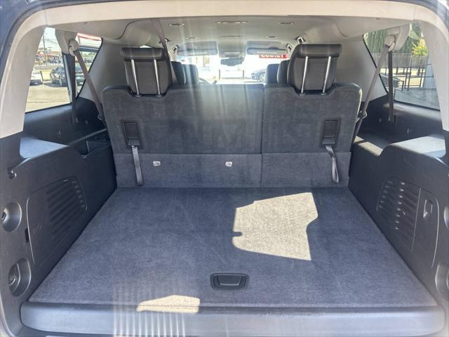 Photo of 2016 Silver Ice Metallic Chevrolet Suburban