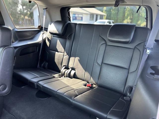 Photo of 2017 White Chevrolet Tahoe