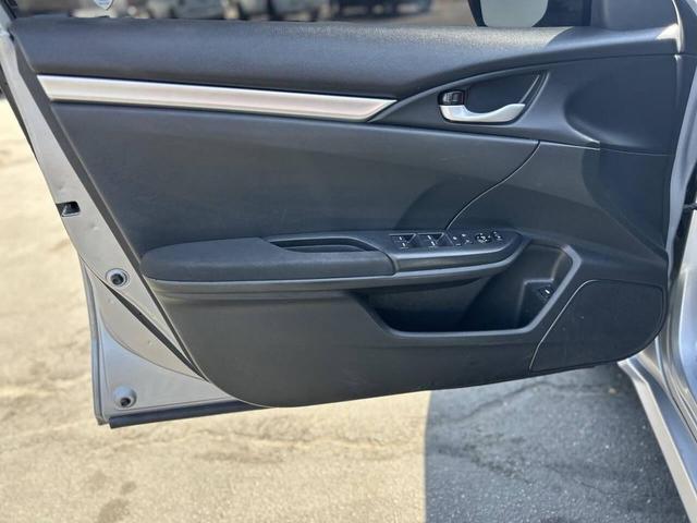 Photo of 2017 Lunar Silver Metallic Honda Civic