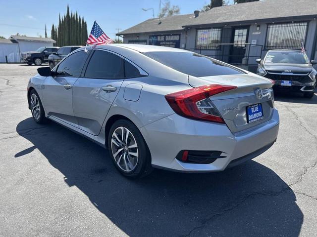 Photo of 2017 Lunar Silver Metallic Honda Civic