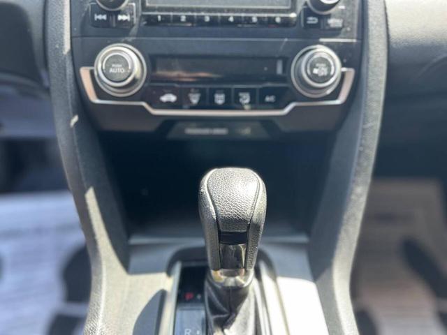 Photo of 2017 Lunar Silver Metallic Honda Civic