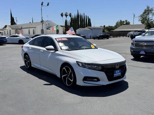 Photo of 2018 Platinum White Pearl Honda Accord