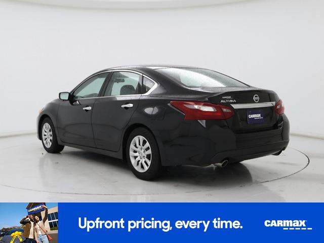 Photo of 2018 Black Nissan Altima