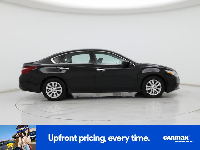 Photo of 2018 Black Nissan Altima