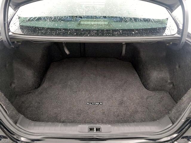 Photo of 2018 Black Nissan Altima