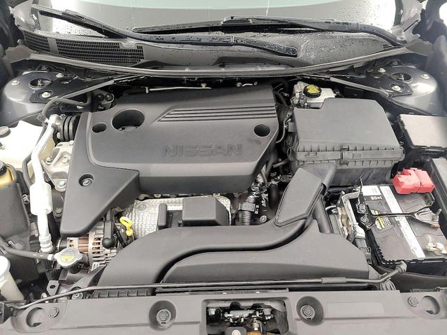Photo of 2018 Black Nissan Altima
