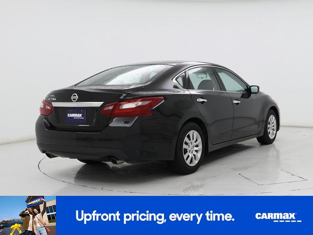 Photo of 2018 Black Nissan Altima
