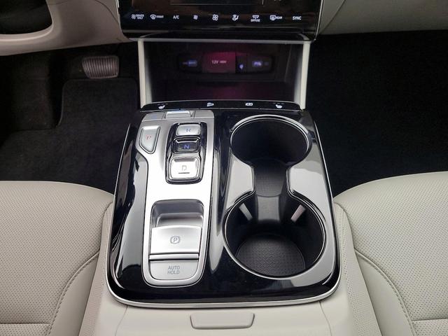 Photo of 2023 Black Hyundai TUCSON Hybrid
