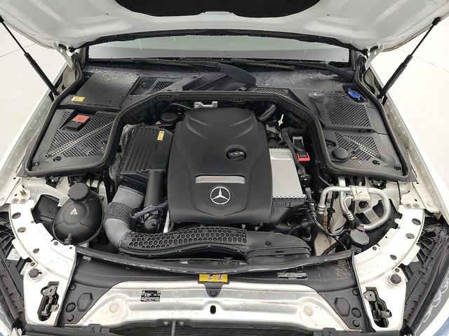 Photo of 2015 White Mercedes-Benz C-Class