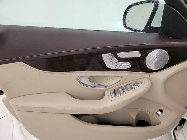 Photo of 2015 White Mercedes-Benz C-Class