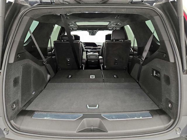 Photo of 2022 Green Cadillac Escalade