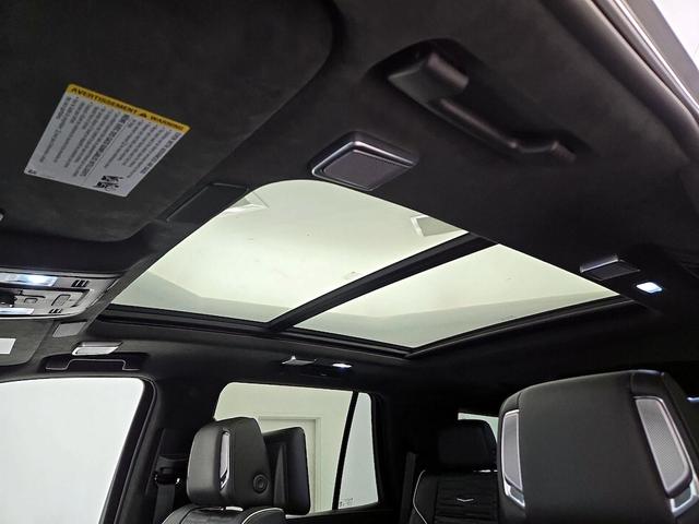 Photo of 2022 Green Cadillac Escalade