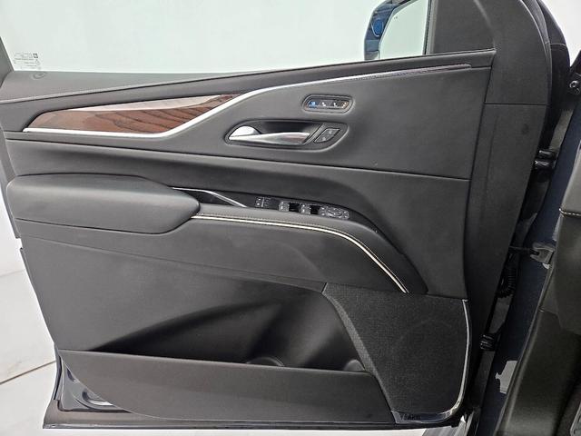 Photo of 2022 Green Cadillac Escalade