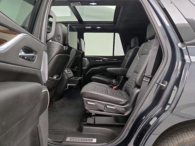 Photo of 2022 Green Cadillac Escalade