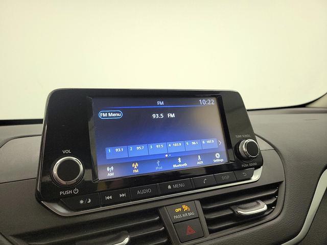 Photo of 2021 Silver Nissan Altima