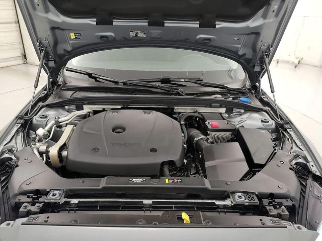 Photo of 2021 Gray Volvo V60 Cross Country