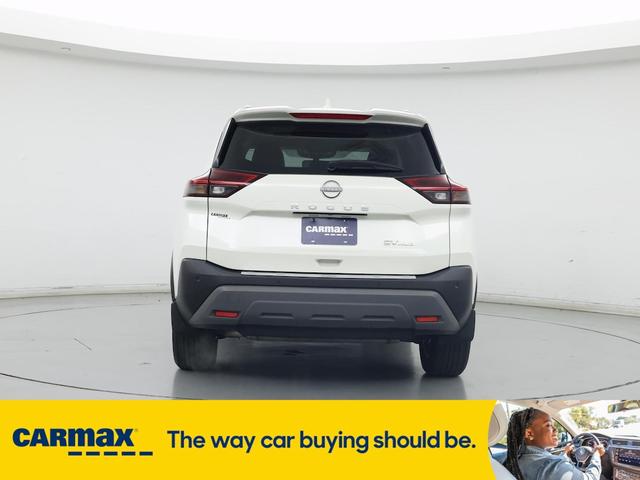 Photo of 2022 White Nissan Rogue
