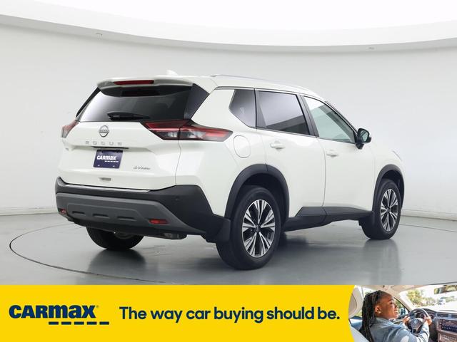 Photo of 2022 White Nissan Rogue