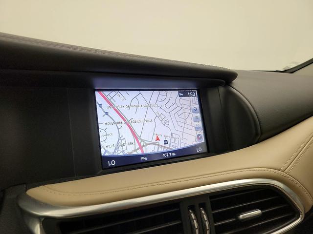 Photo of 2017 White INFINITI QX30