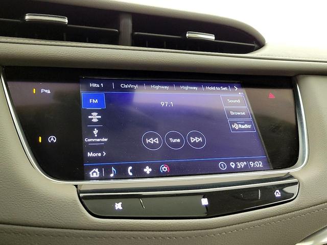 Photo of 2020 White Cadillac XT5