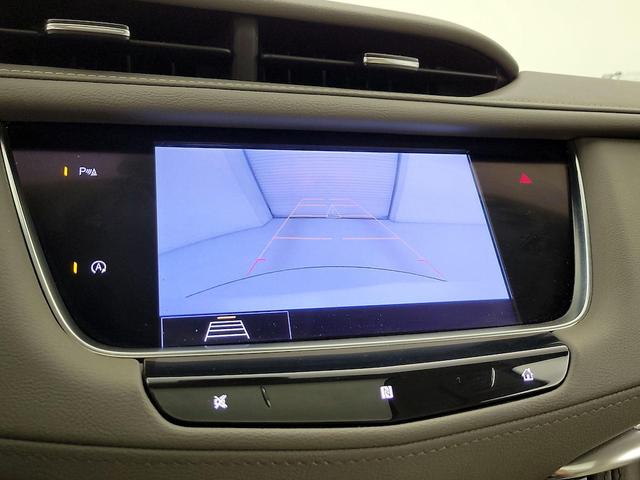 Photo of 2020 White Cadillac XT5
