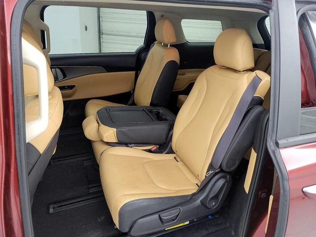 Photo of 2024 Red Kia Carnival