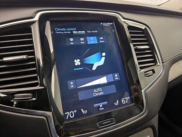 Photo of 2021 White Volvo XC90
