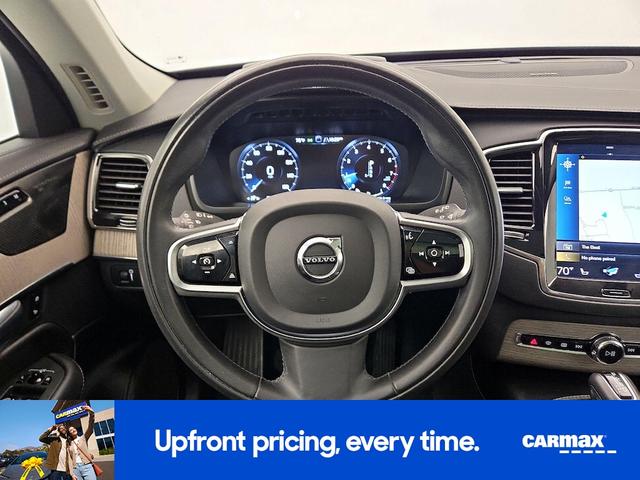 Photo of 2021 White Volvo XC90