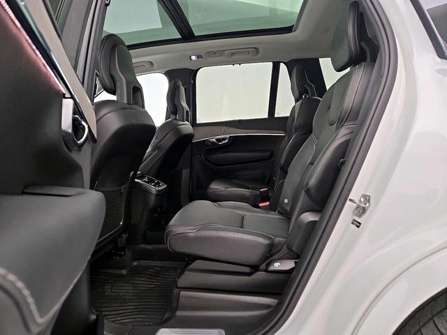 Photo of 2021 White Volvo XC90