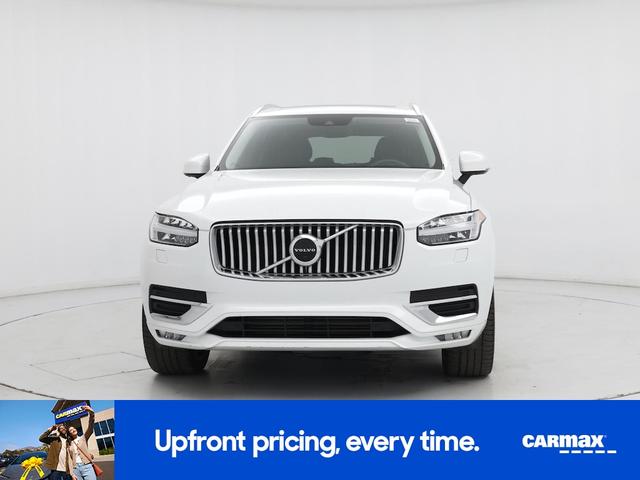 Photo of 2021 White Volvo XC90