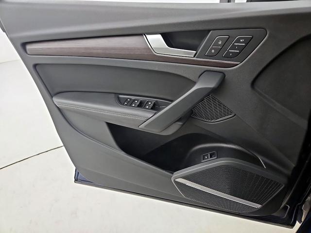 Photo of 2023 Blue Audi Q5