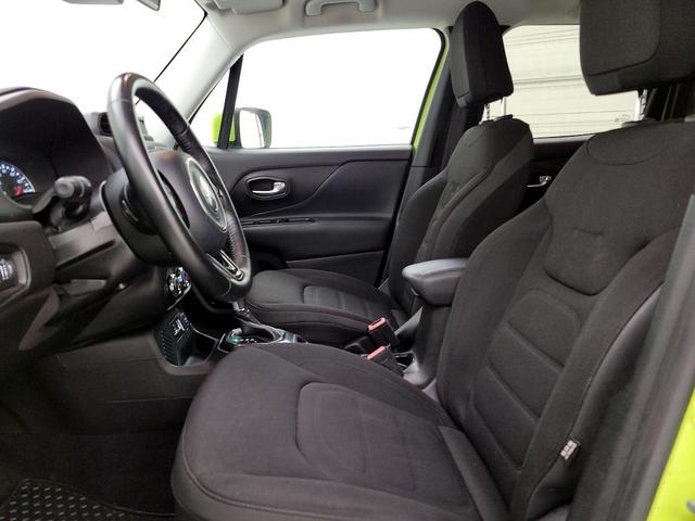 Photo of 2017 Green Jeep Renegade