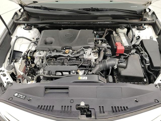 Photo of 2019 White Toyota Camry