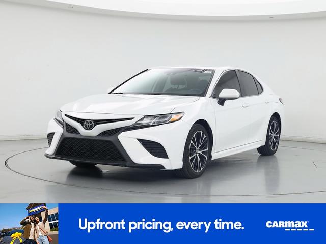 Photo of 2019 White Toyota Camry