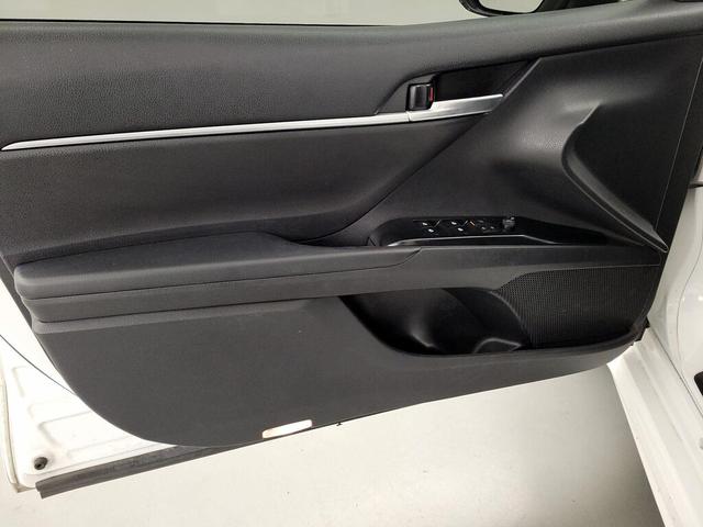 Photo of 2019 White Toyota Camry